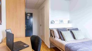 Gold Ensuite