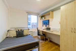 Bronze 6-7 Bed Room - Semester 1