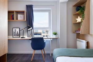 2611_0260_HAMPTON_SQ_Silver-Ensuite